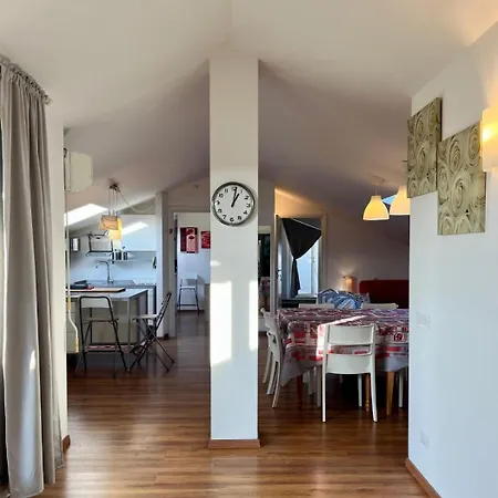 Casa Paola Senigallia 아파트